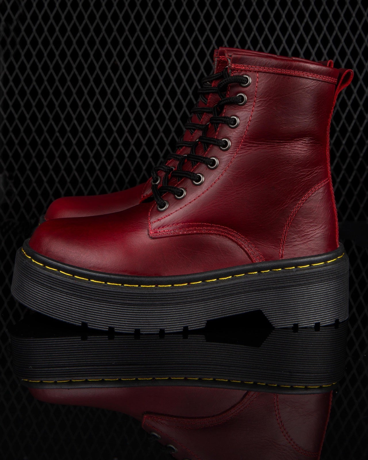 STYLE 1460 RED