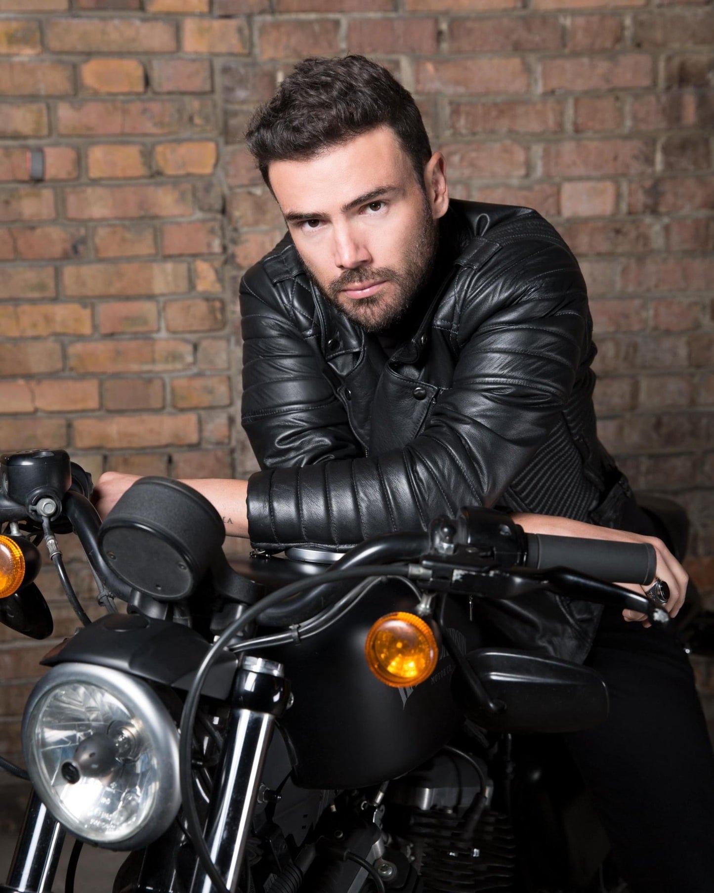 BIKER BLACK