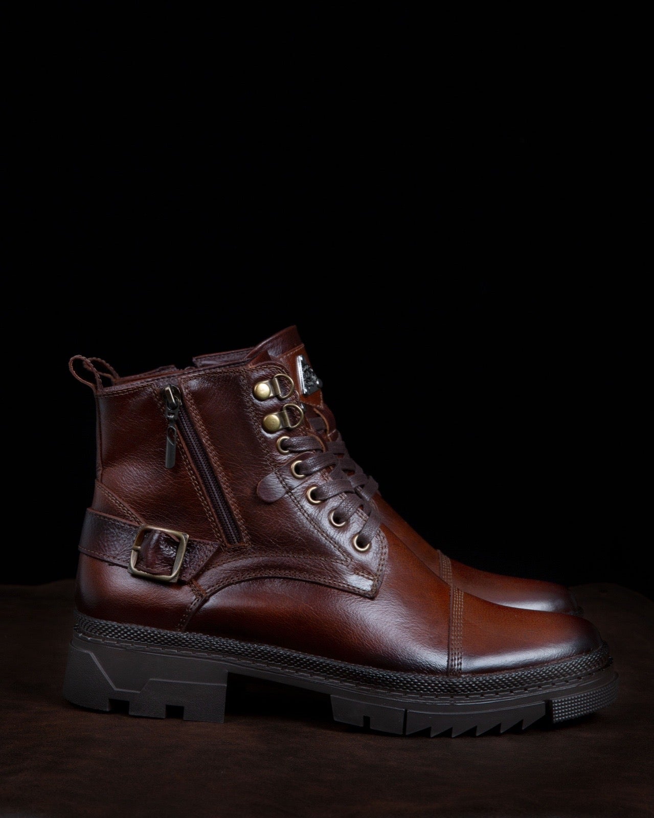 BREAKING COGNAC LEATHER